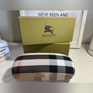 Burberry Plaid Hard Clamshell Sunglasses/Eyeglass Case/Cloth/Box